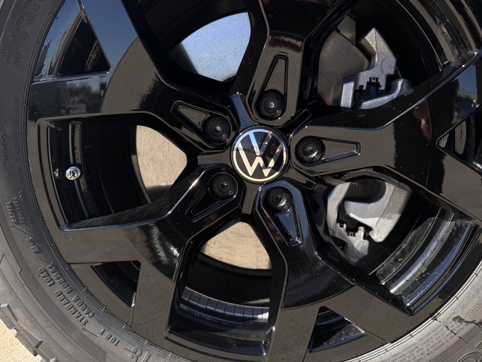 New 2026 Volkswagen Atlas Peak Edition image 9