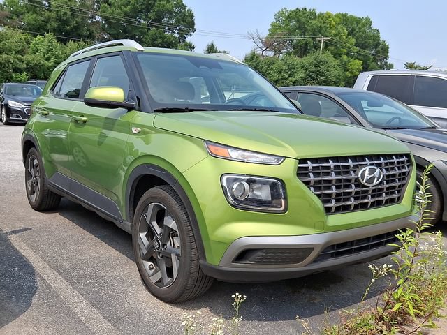 Used 2023 Hyundai Venue SEL w/ Cargo Package