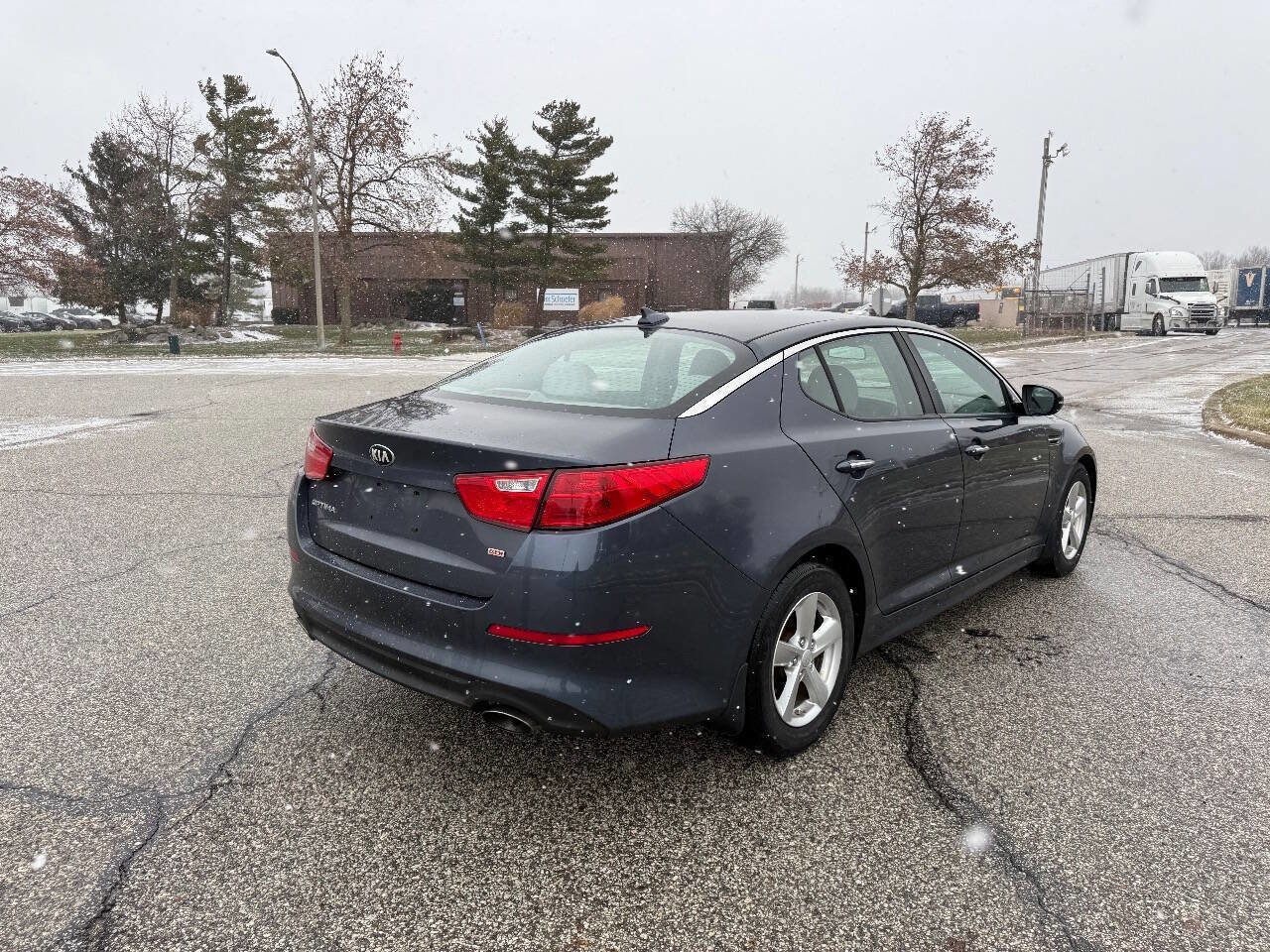 Used 2015 Kia Optima LX image 4