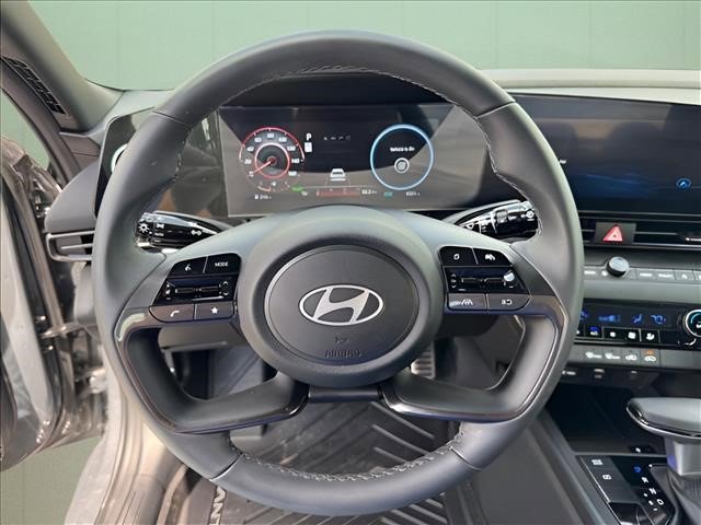 Certified 2025 Hyundai Elantra SEL FWD image 24
