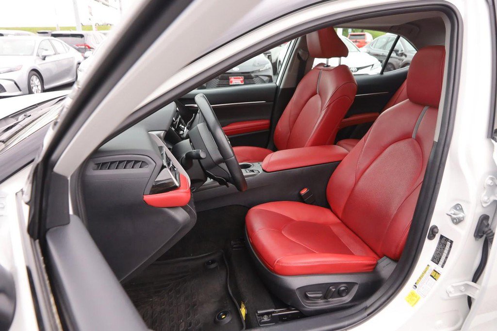 Used 2021 Toyota Camry XSE w/ Navigation Upgrade Package FWD image 9