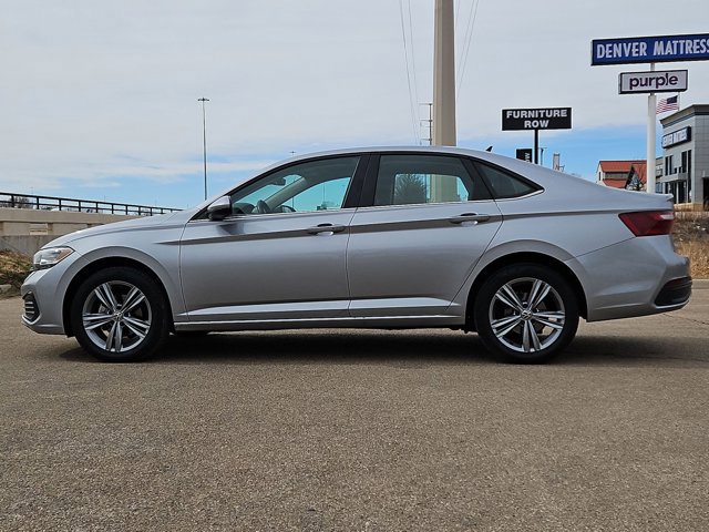 Used 2024 Volkswagen Jetta SE image 9