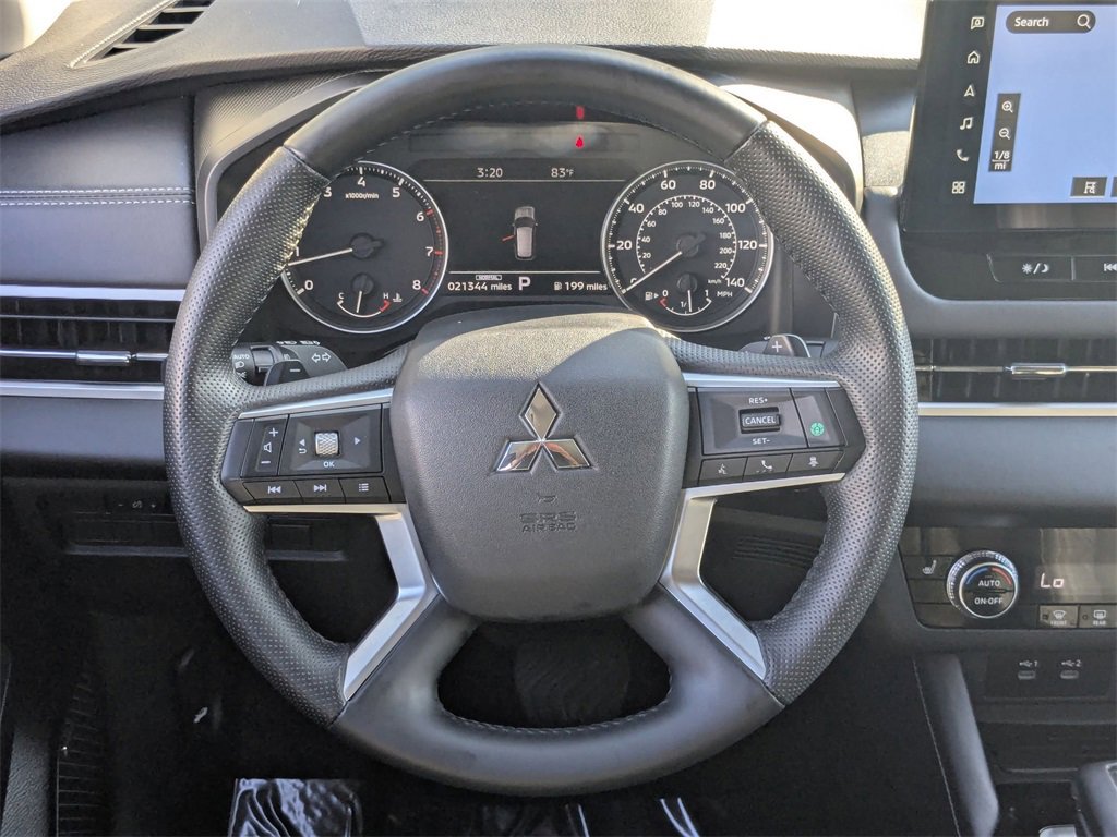 Used 2025 Mitsubishi Outlander SE image 25