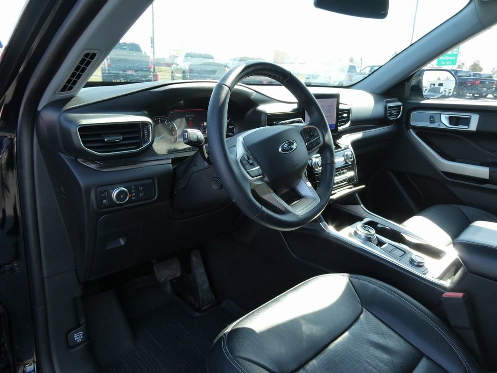 Certified 2021 Ford Explorer Limited w/ Hybrid Equipment Group 310A image 24