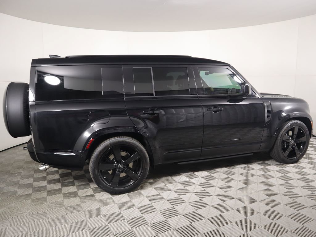 New 2025 Land Rover Defender 130 V8 image 4