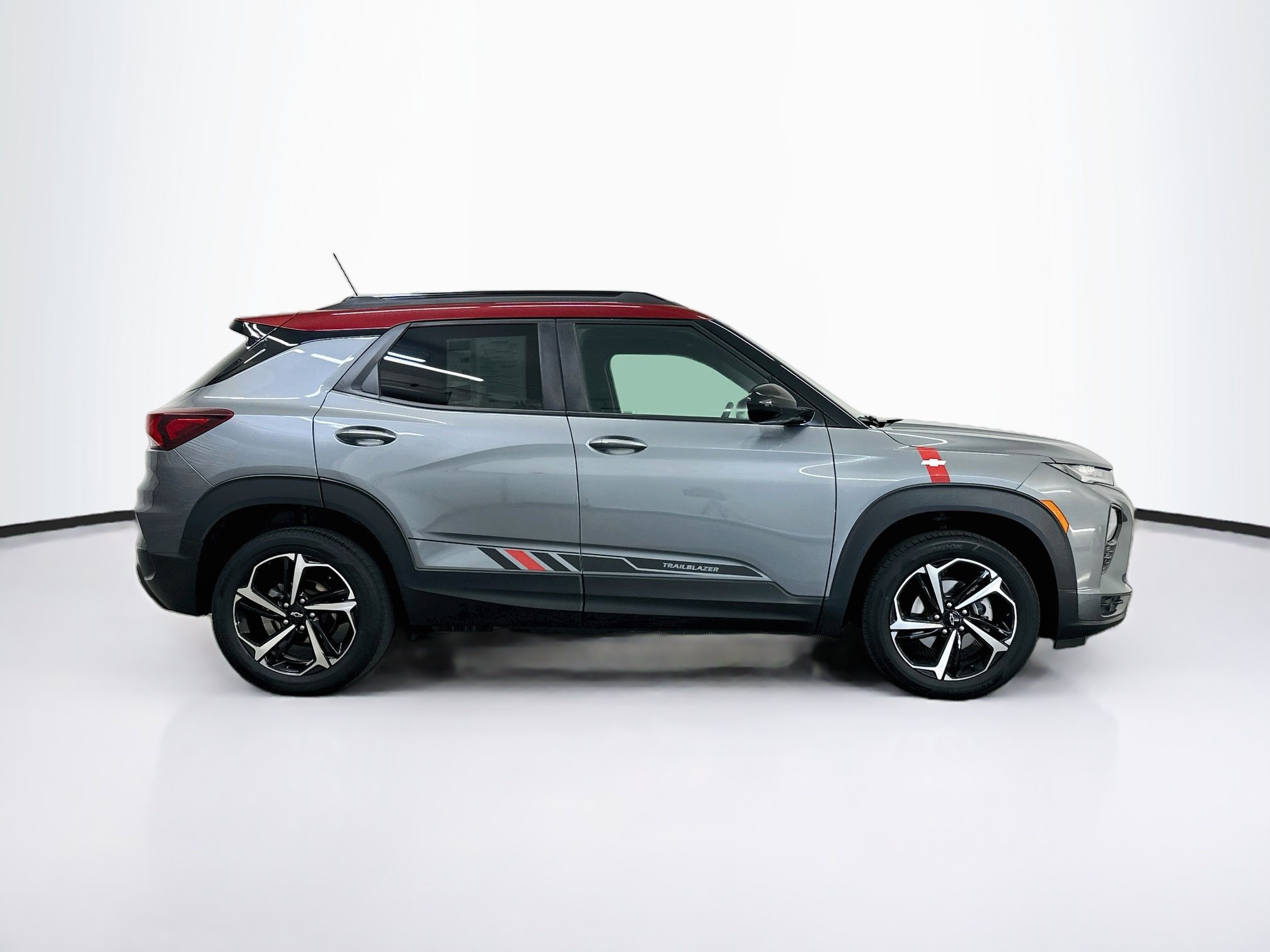 Used 2022 Chevrolet TrailBlazer RS w/ Technology Package AWD/4WD image 10