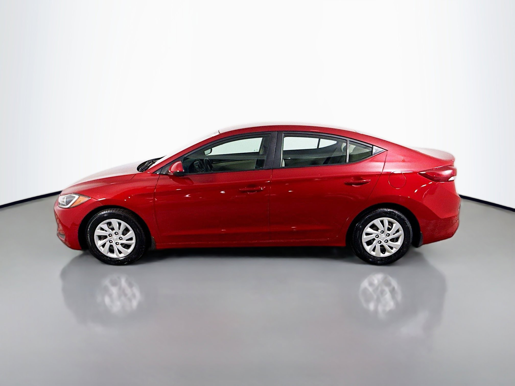 Used 2018 Hyundai Elantra SE w/ Winter Weather Package image 6