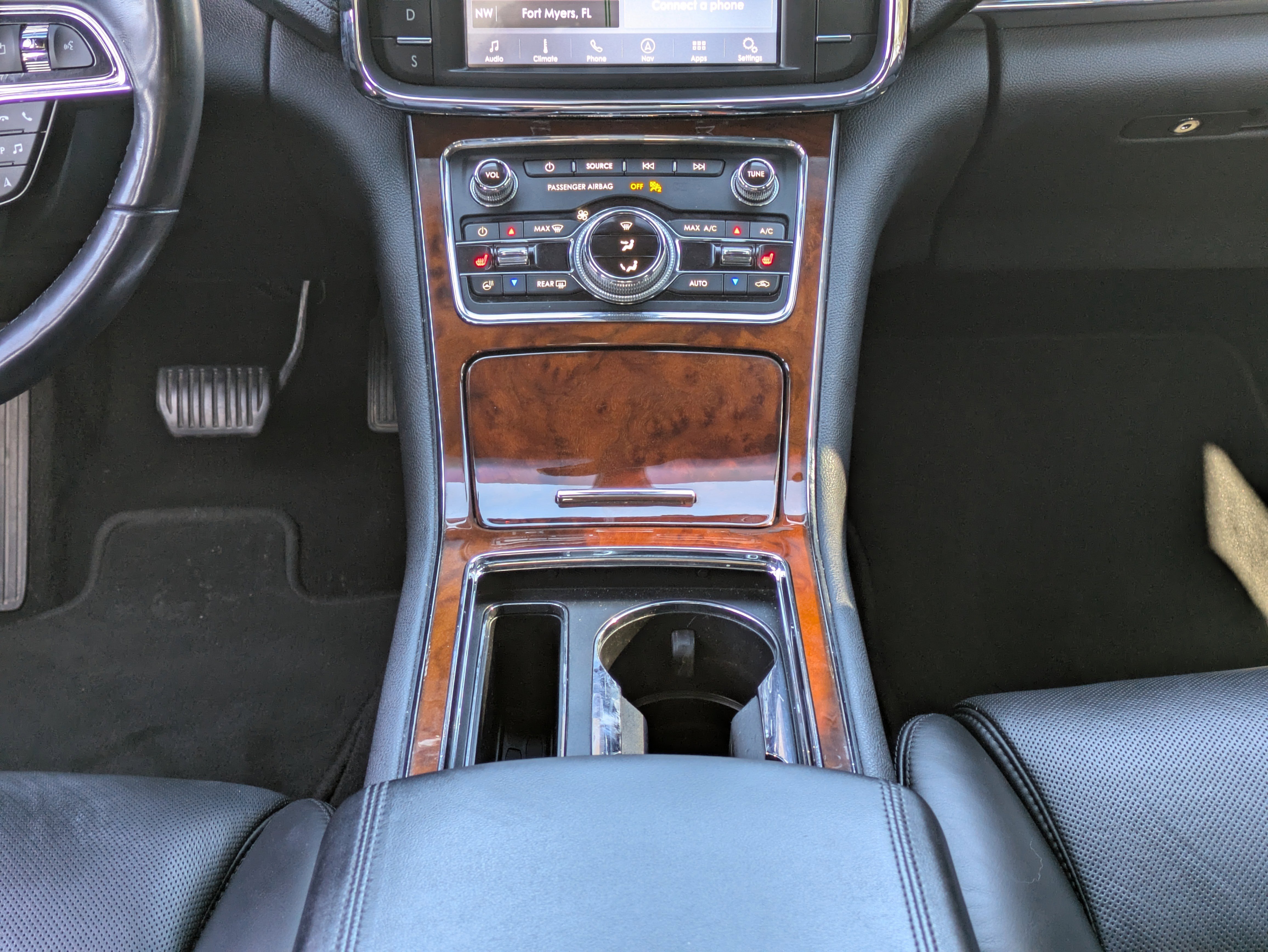 Used 2020 Lincoln Continental AWD w/ Premium Package image 19