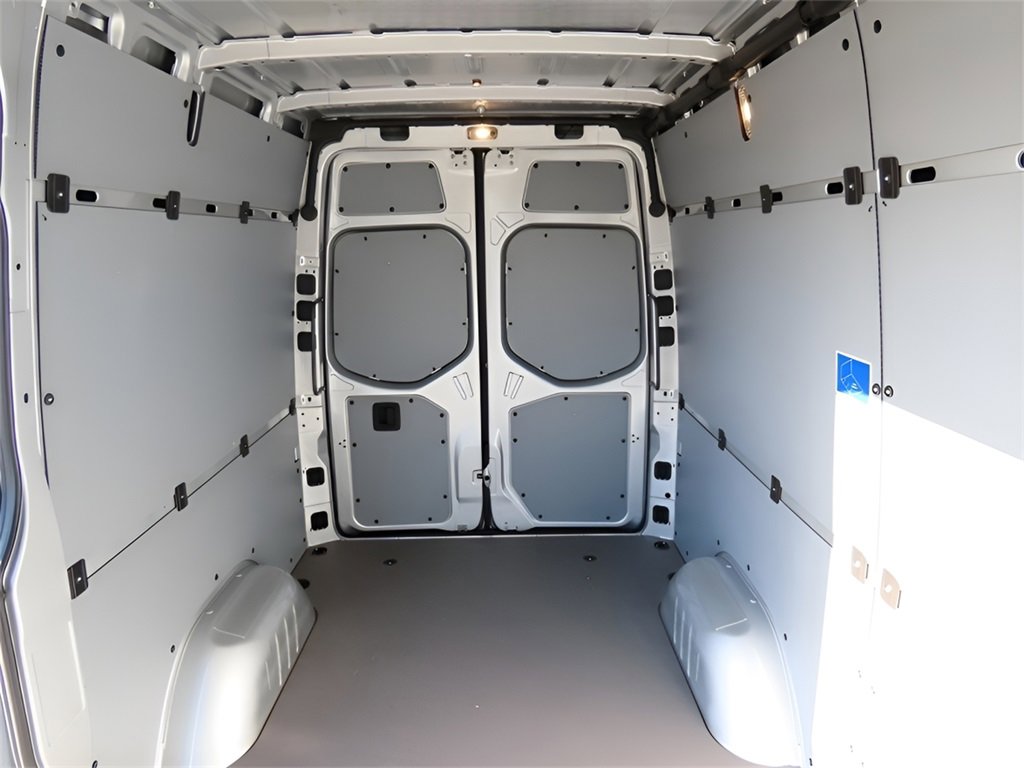 Used 2024 Mercedes-Benz Sprinter 2500 image 21