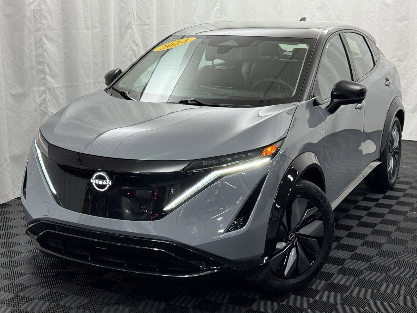Used 2024 Nissan Ariya AWD image 2