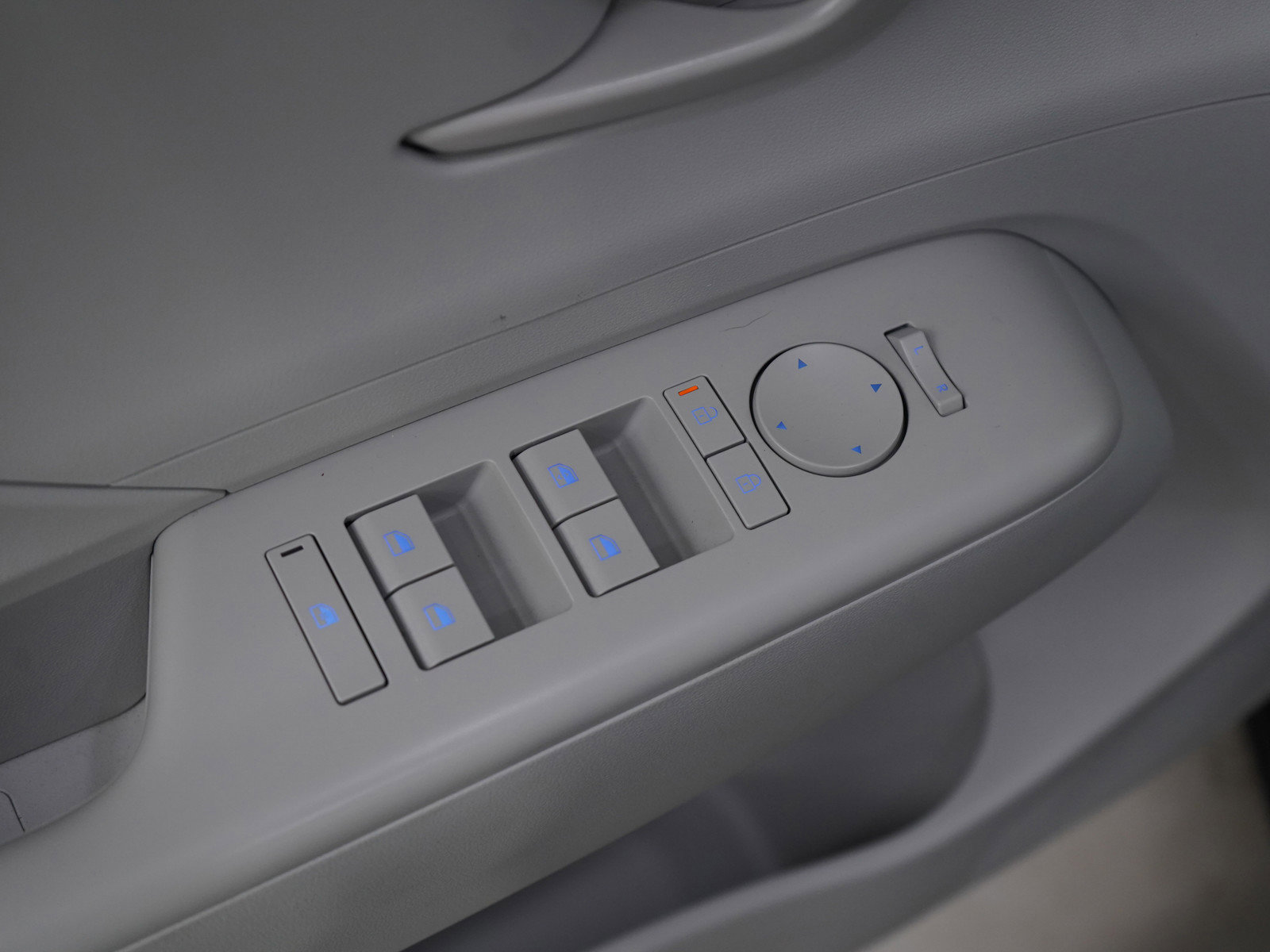 Used 2025 Hyundai Kona SEL image 19