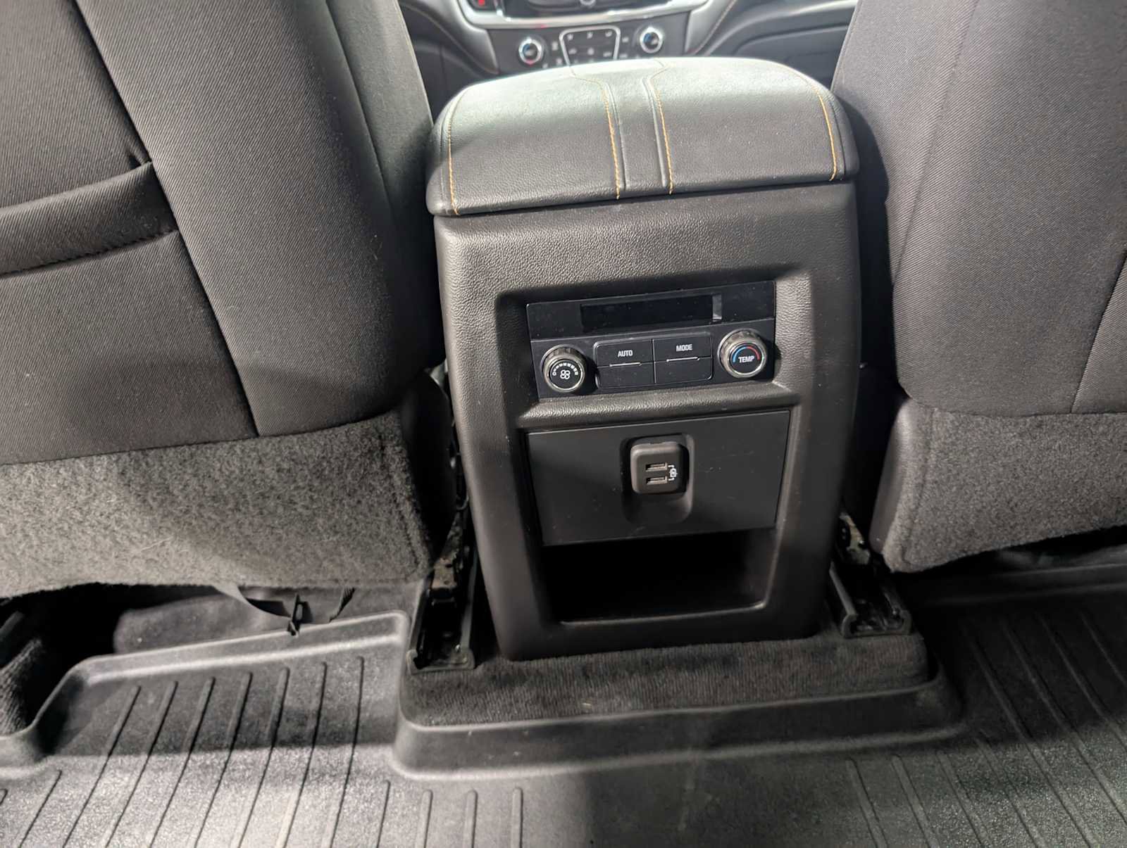 Used 2021 Chevrolet Traverse LT image 20