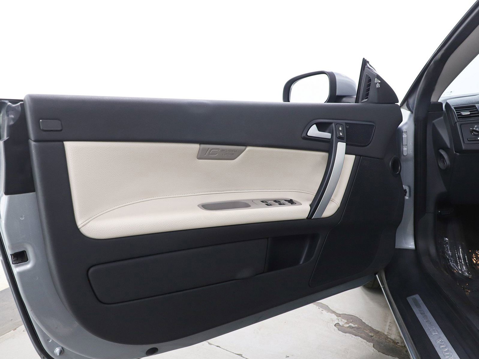 Used 2013 Volvo C70 T5 image 12