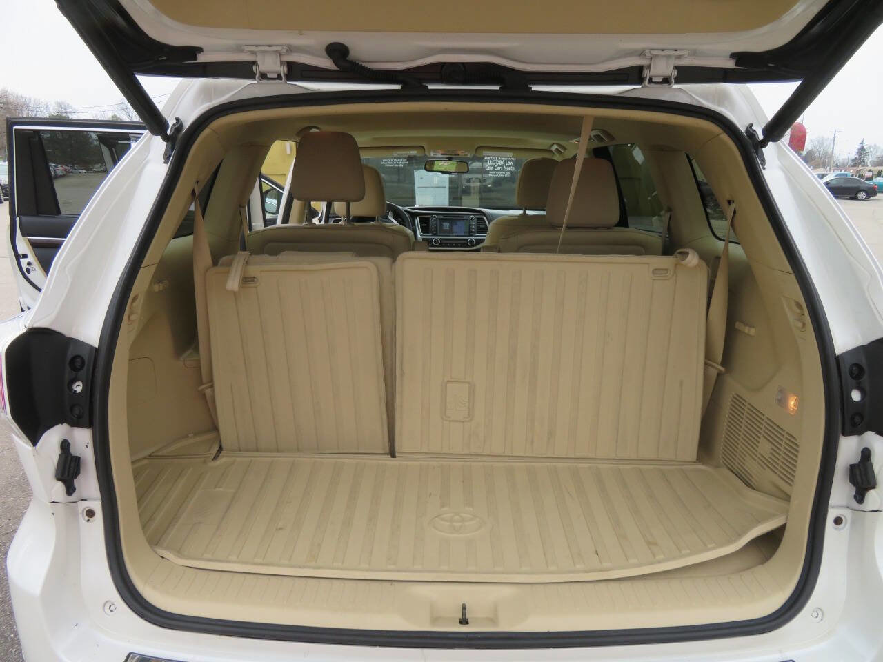 Used 2015 Toyota Highlander Limited image 9