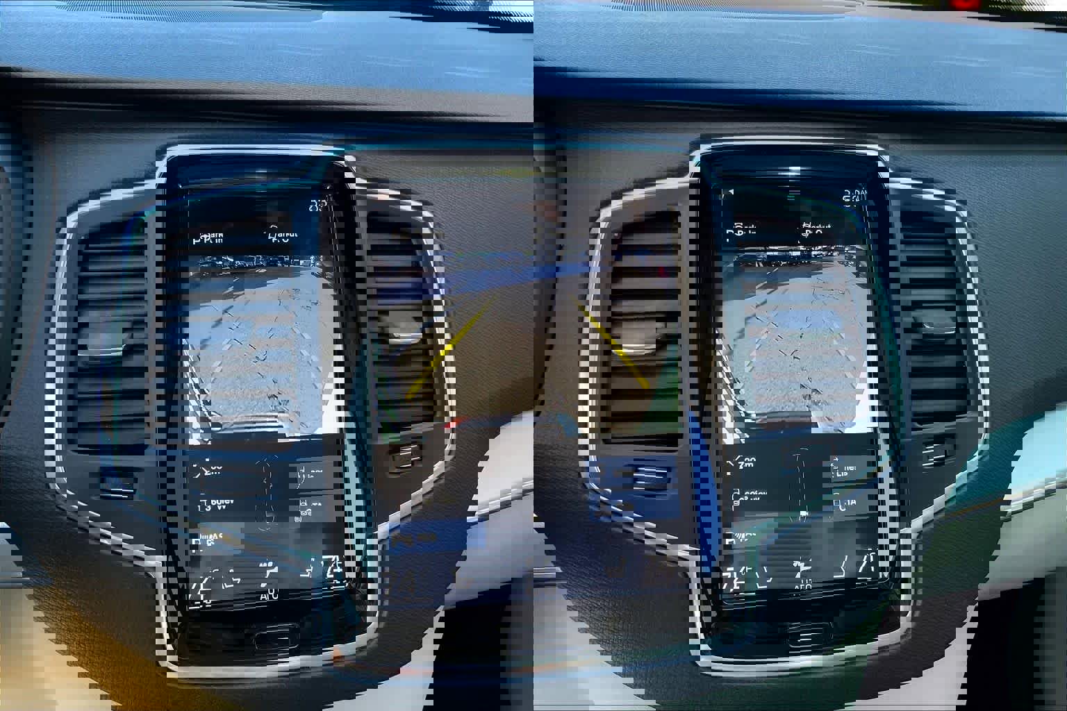 Used 2017 Volvo XC90 T5 Momentum w/ Vision Package image 26