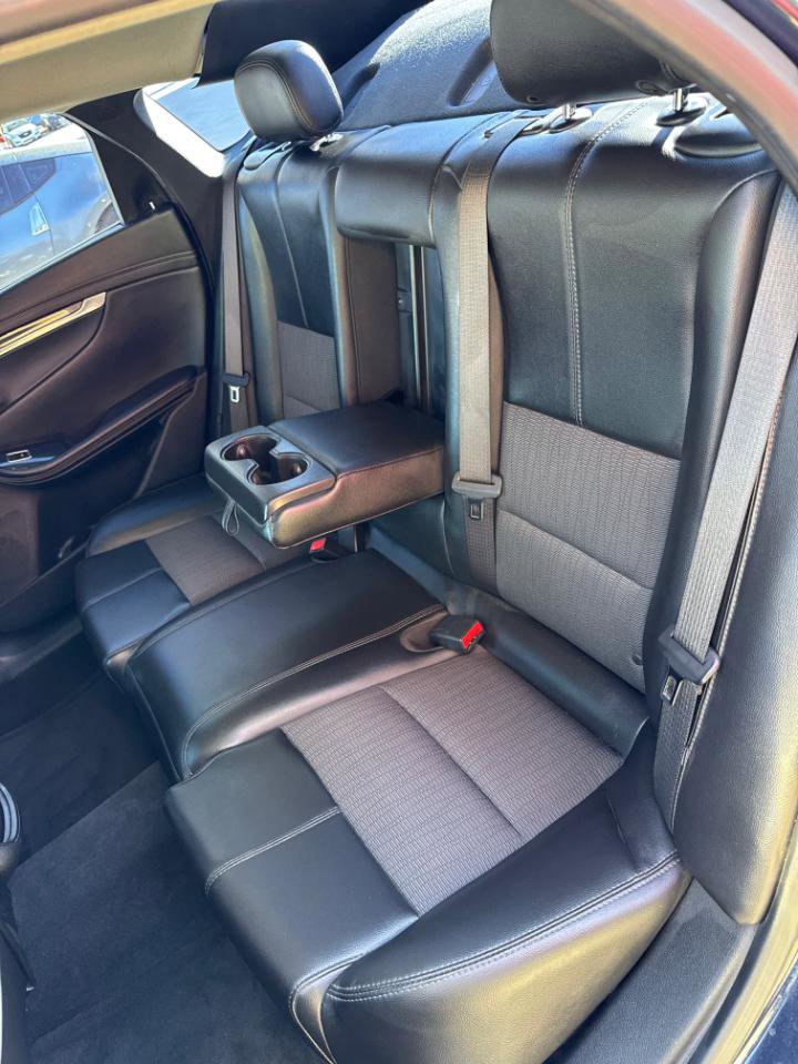 Used 2017 Chevrolet Impala LT image 19