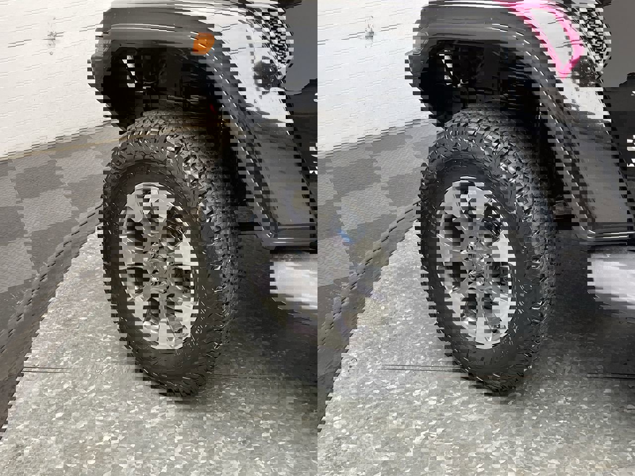 Used 2018 Jeep Wrangler Unlimited Sahara image 30