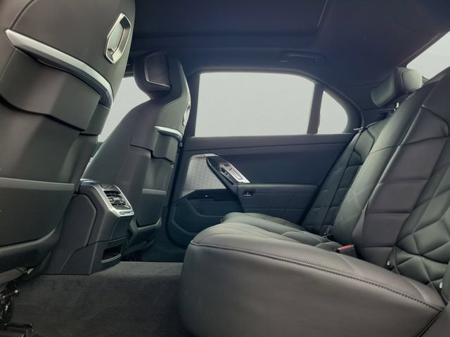 Used 2025 BMW 740i RWD image 11