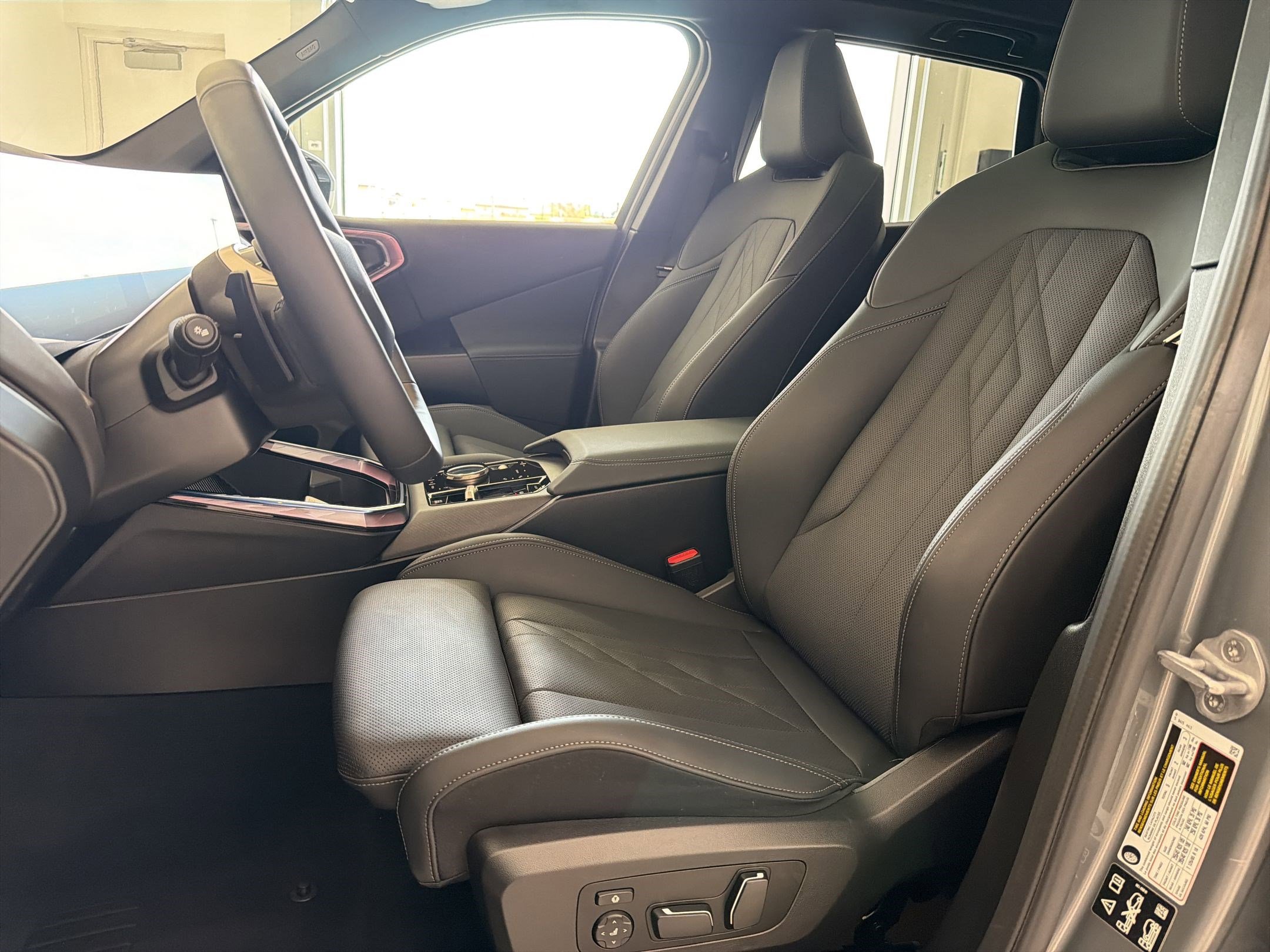 Used 2025 BMW X3 xDrive30i w/ Premium Package image 5