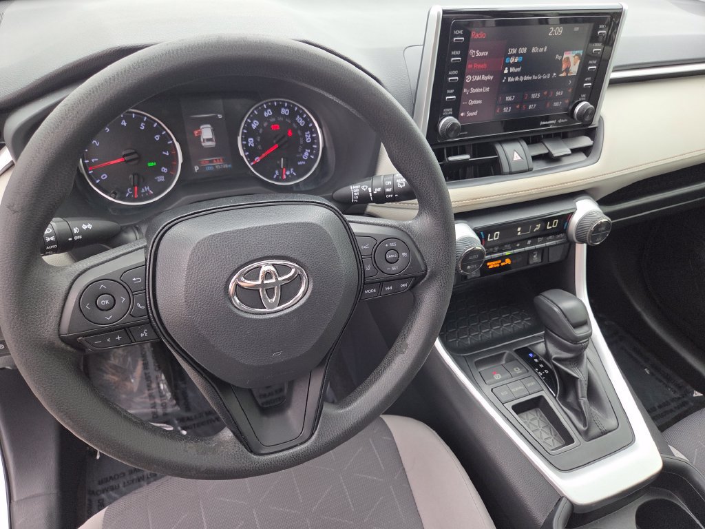 Used 2019 Toyota RAV4 XLE w/ Convenience Package FWD image 32