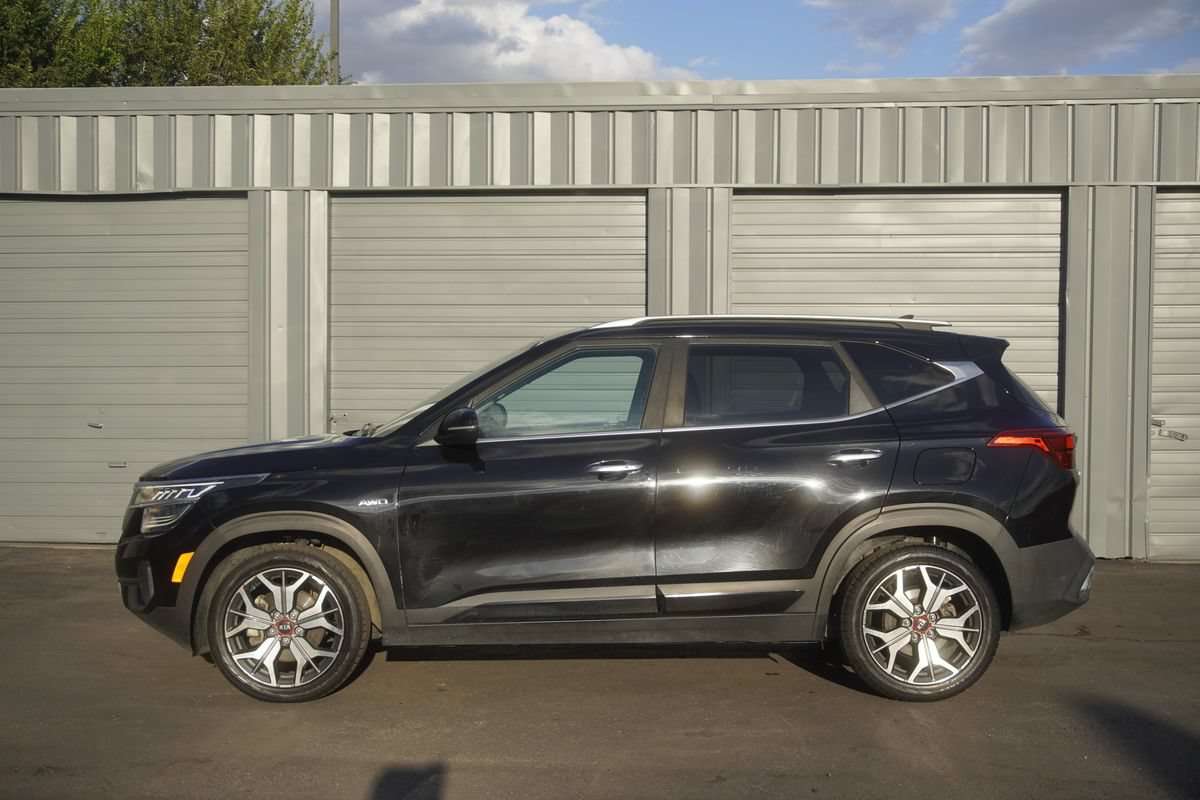 Used 2021 Kia Seltos SX w/ SX Sunroof Package AWD/4WD image 2