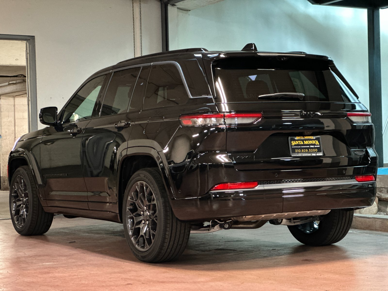 New 2026 Jeep Grand Cherokee Summit w/ Obsidian Package AWD/4WD image 3