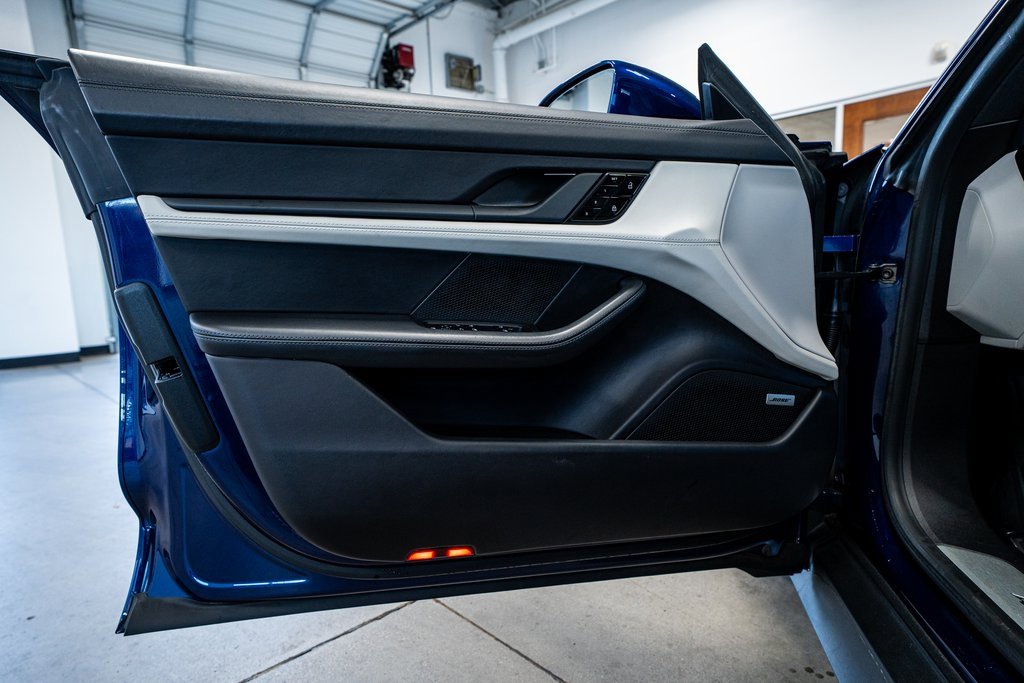 Used 2021 Porsche Taycan 4S image 29