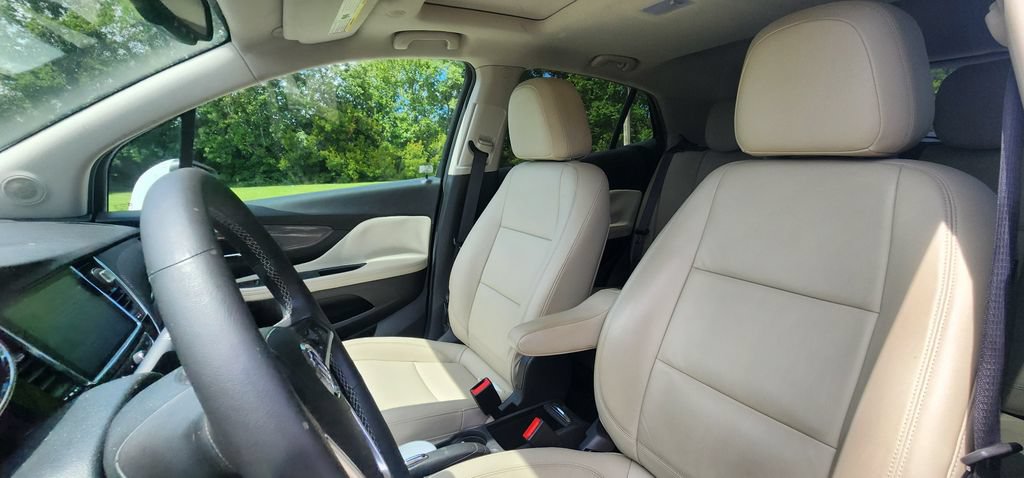 Used 2017 Buick Encore Essence w/ Experience Buick Package FWD image 14