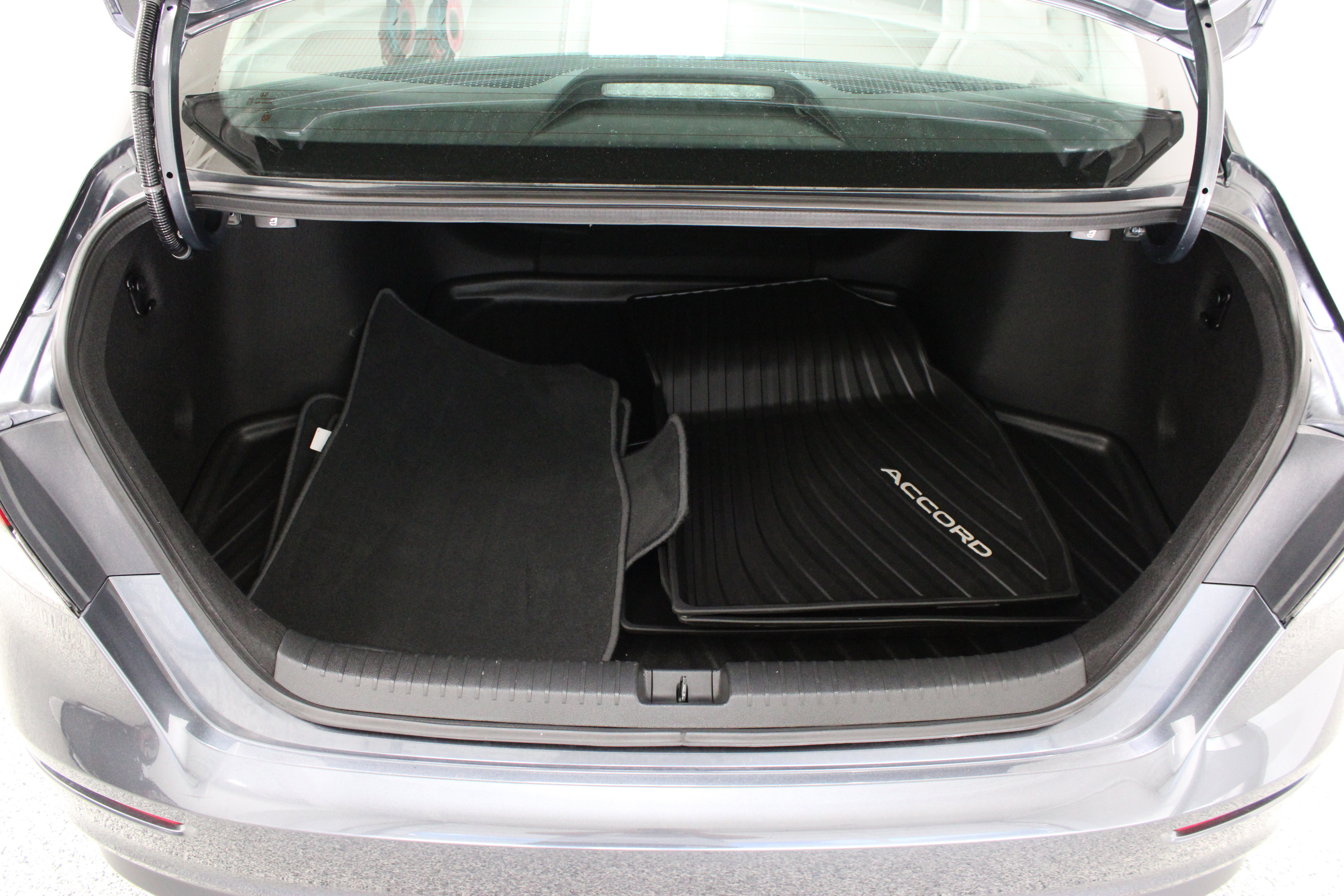 Used 2025 Honda Accord SE image 31
