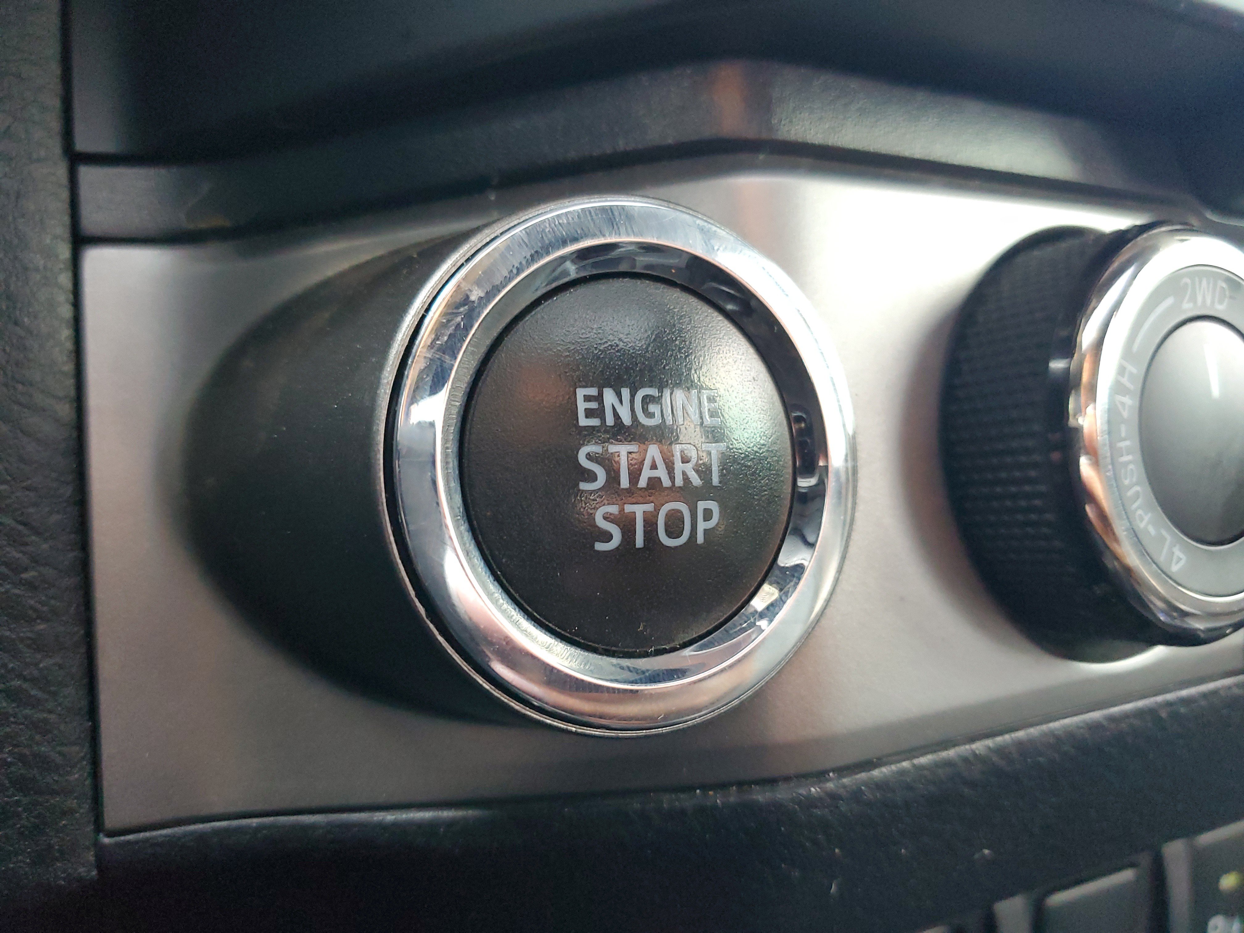 Used 2020 Toyota Tacoma Limited AWD/4WD image 27