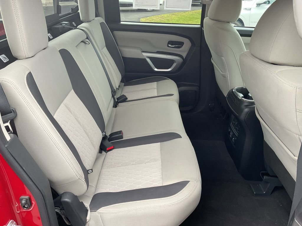 Used 2024 Nissan Titan SV w/ SV Convenience Package AWD/4WD image 18