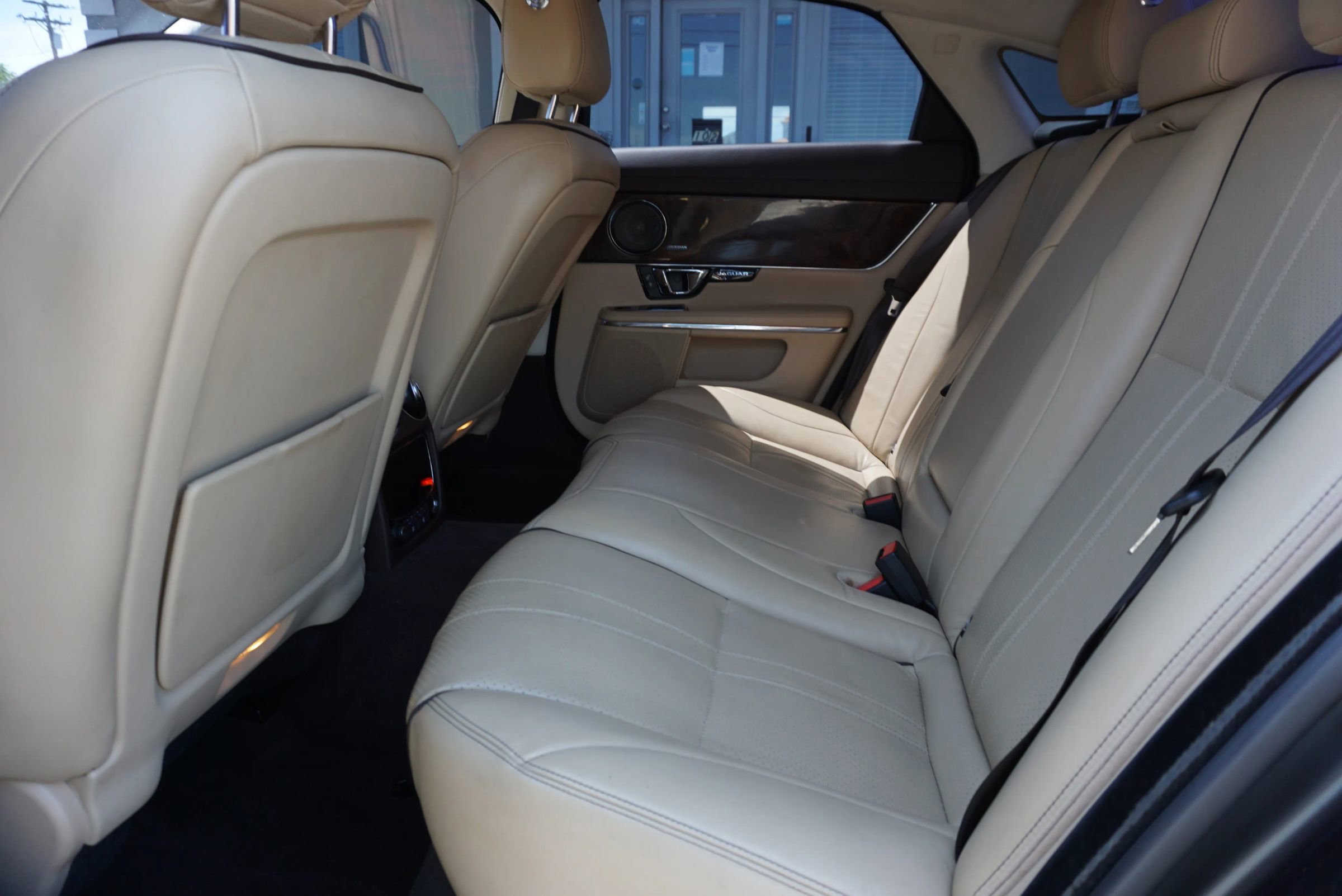 Used 2016 Jaguar XJ R-Sport RWD image 16