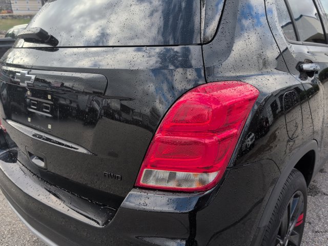 Used 2019 Chevrolet Trax LT w/ Sun & Sound Package image 16