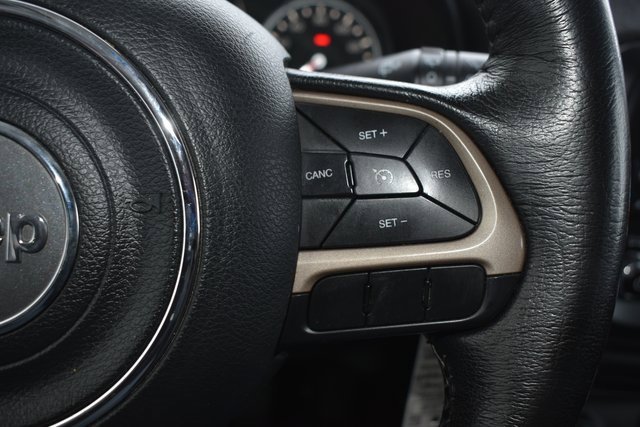 Used 2016 Jeep Renegade 75th Anniversary image 21