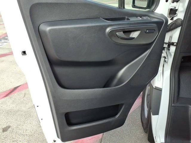 New 2025 Mercedes-Benz eSprinter 170 Cargo image 13
