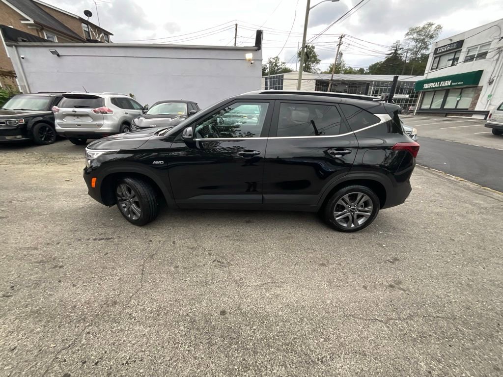 Used 2023 Kia Seltos S w/ Navigation Package image 3