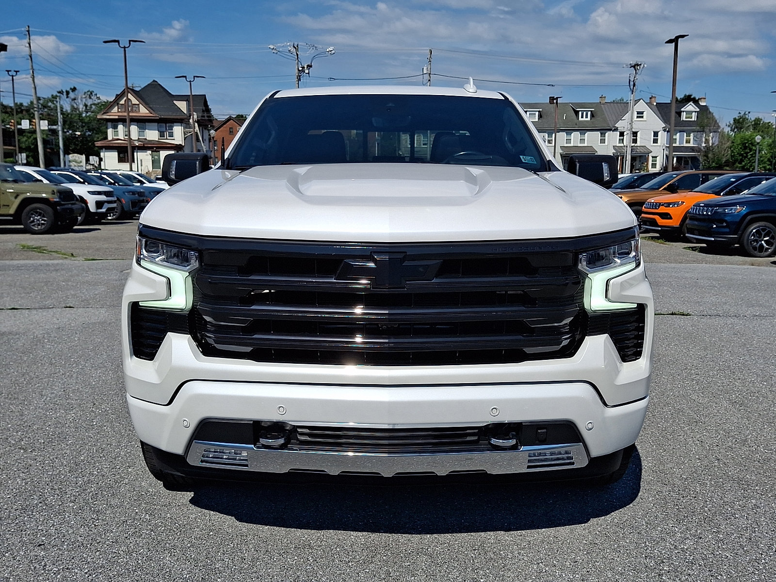 Used 2023 Chevrolet Silverado 1500 High Country w/ Technology Package AWD/4WD image 2