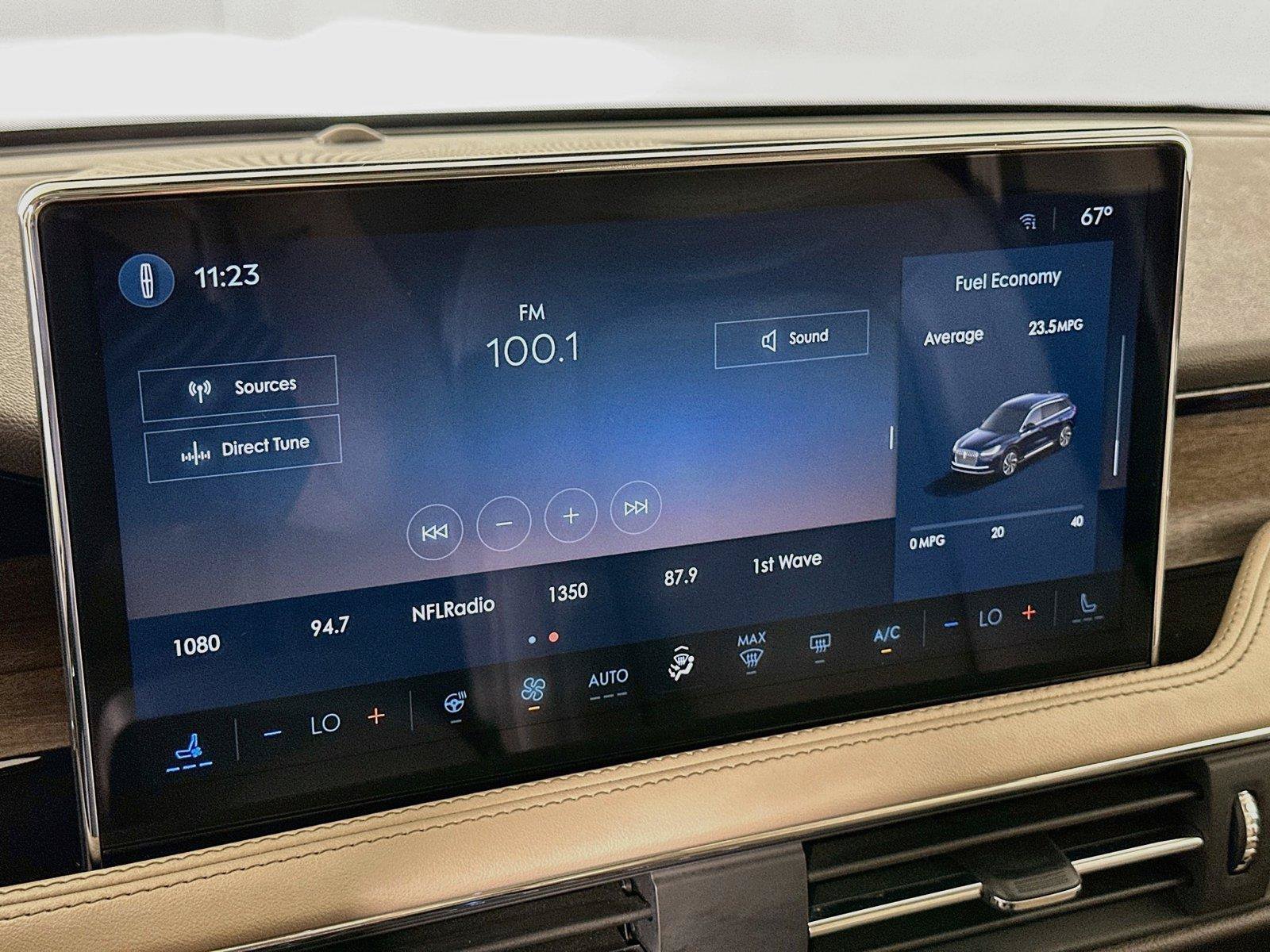 Used 2023 Lincoln Corsair Reserve w/ Equipment Group 201A AWD/4WD image 7