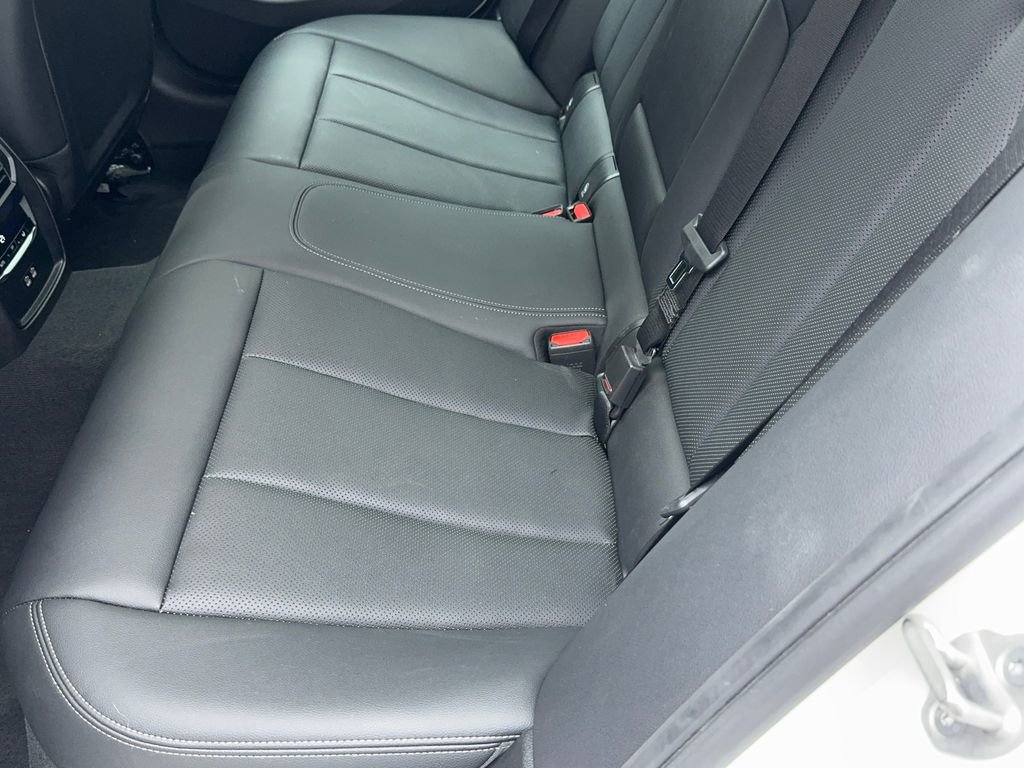 Used 2025 BMW 330i Sedan image 46