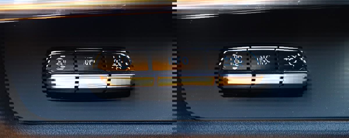 Used 2022 Chevrolet Corvette Stingray Preferred Conv w/ 2LT RWD image 40