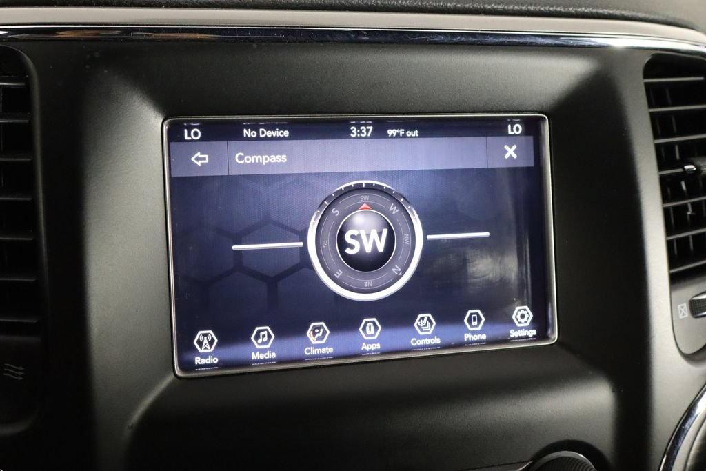 Used 2020 Jeep Grand Cherokee Laredo AWD/4WD image 36