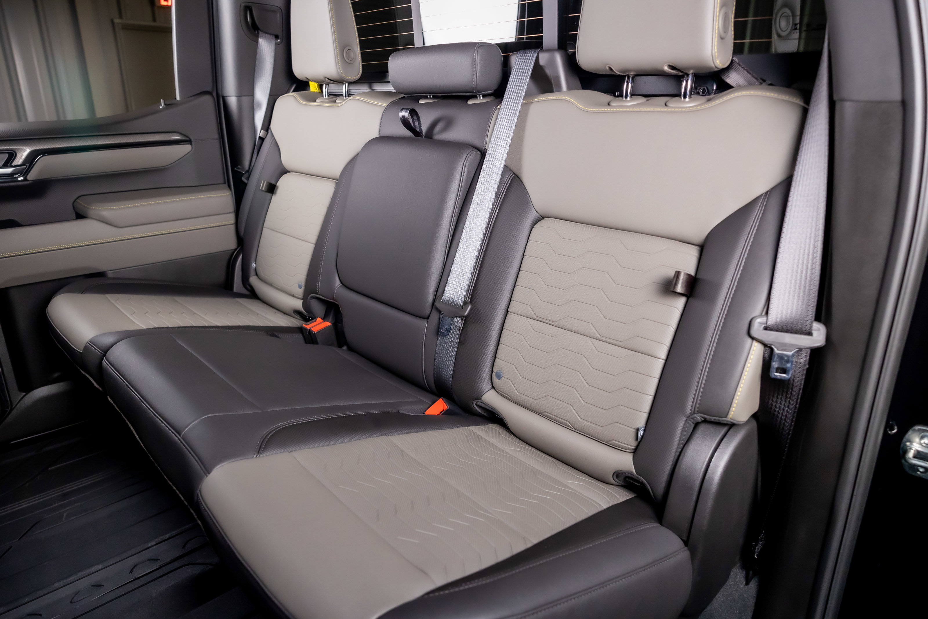 Used 2025 Chevrolet Silverado 1500 ZR2 w/ Technology Package image 19