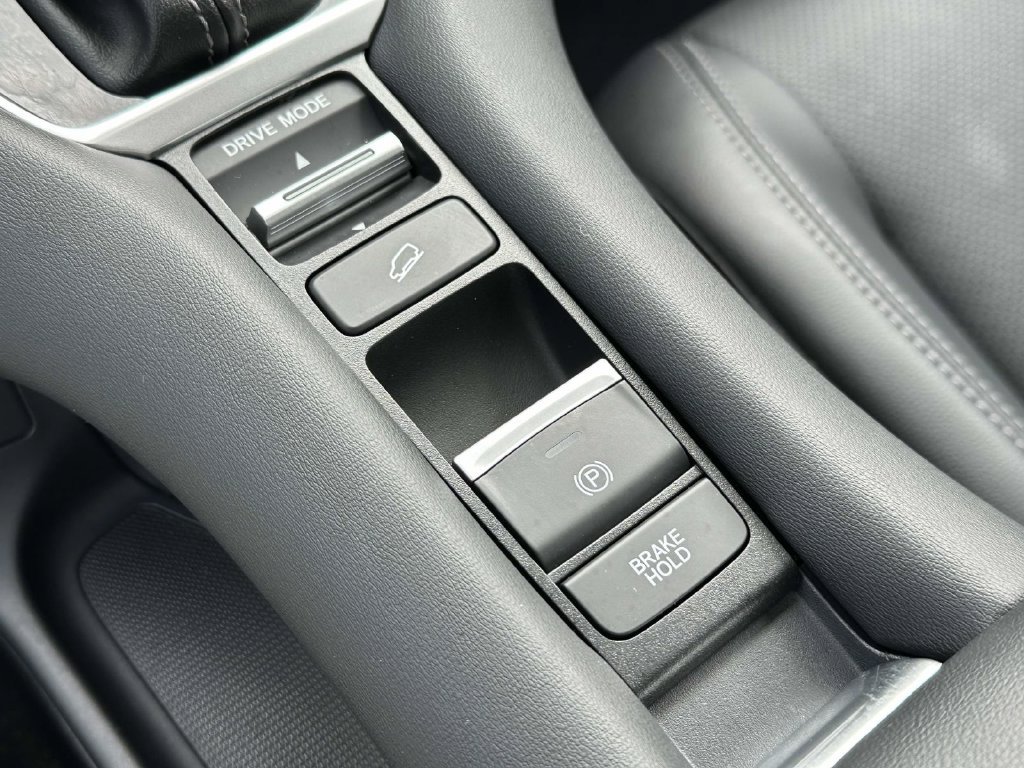 Certified 2024 Honda HR-V EX-L image 29