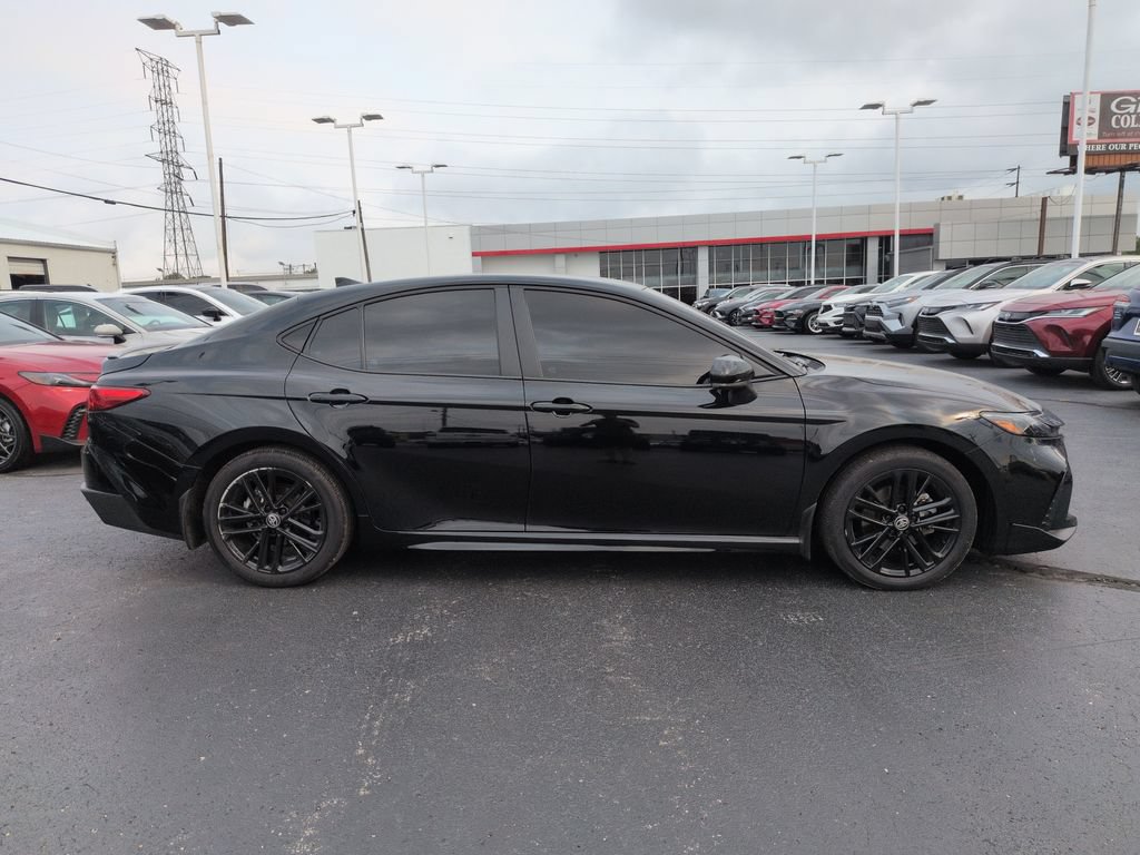 Used 2025 Toyota Camry SE FWD image 6