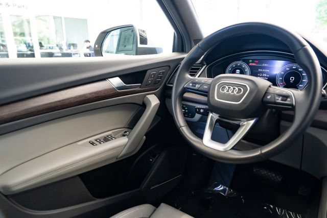 Used 2023 Audi Q5 2.0T Premium Plus w/ Premium Plus Package AWD/4WD image 11