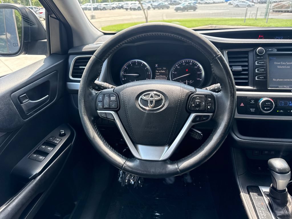 Used 2017 Toyota Highlander SE AWD/4WD image 19