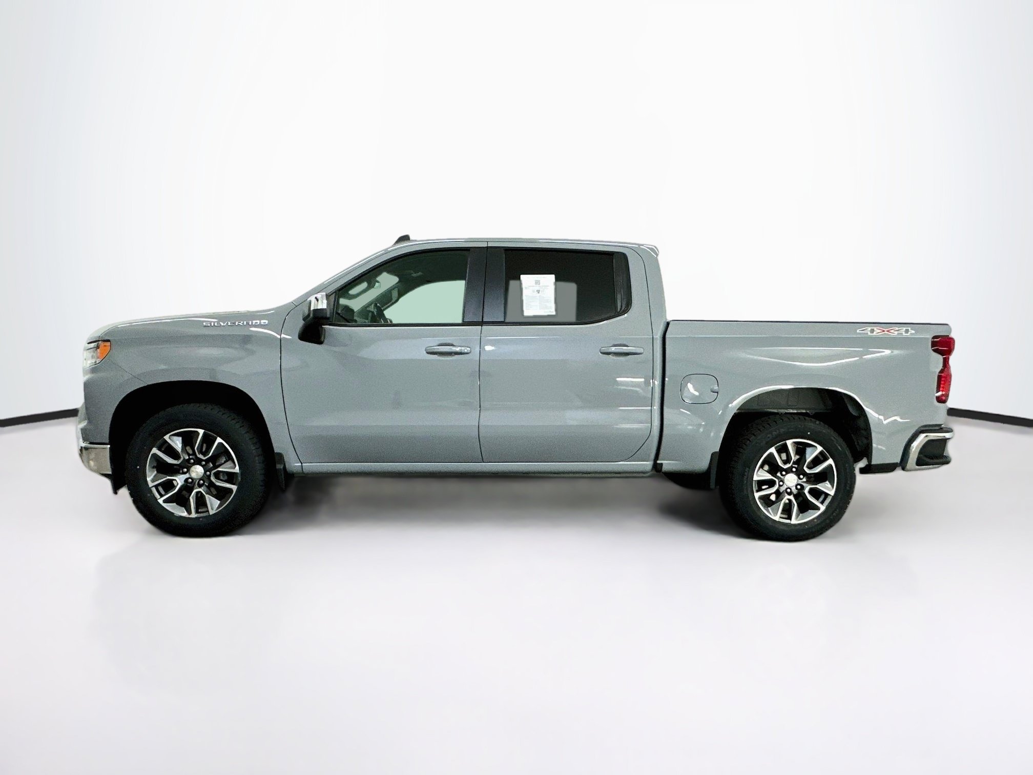 Used 2024 Chevrolet Silverado 1500 LT AWD/4WD image 4