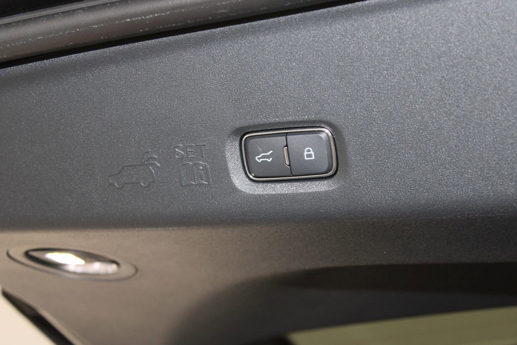 New 2026 Ford Expedition Active image 18