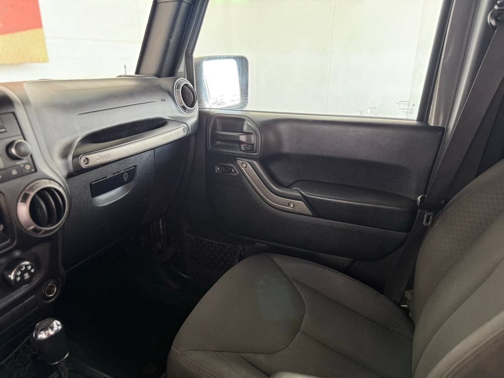 Used 2018 Jeep Wrangler Unlimited Sport S AWD/4WD image 34