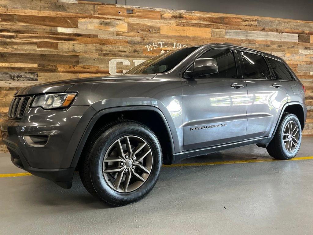 Used 2016 Jeep Grand Cherokee Laredo 75th Anniversary AWD/4WD image 15